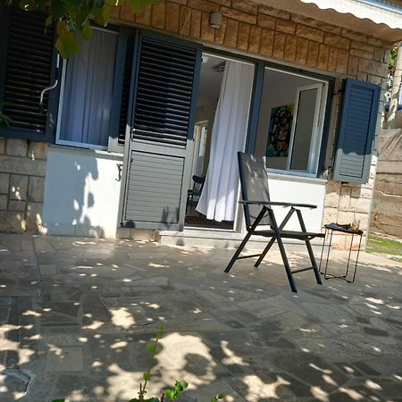 Apartments Viktorija Pula Exterior photo