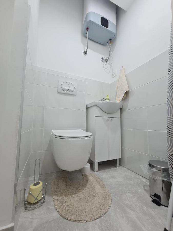 Apartments Viktorija Pula Exterior photo