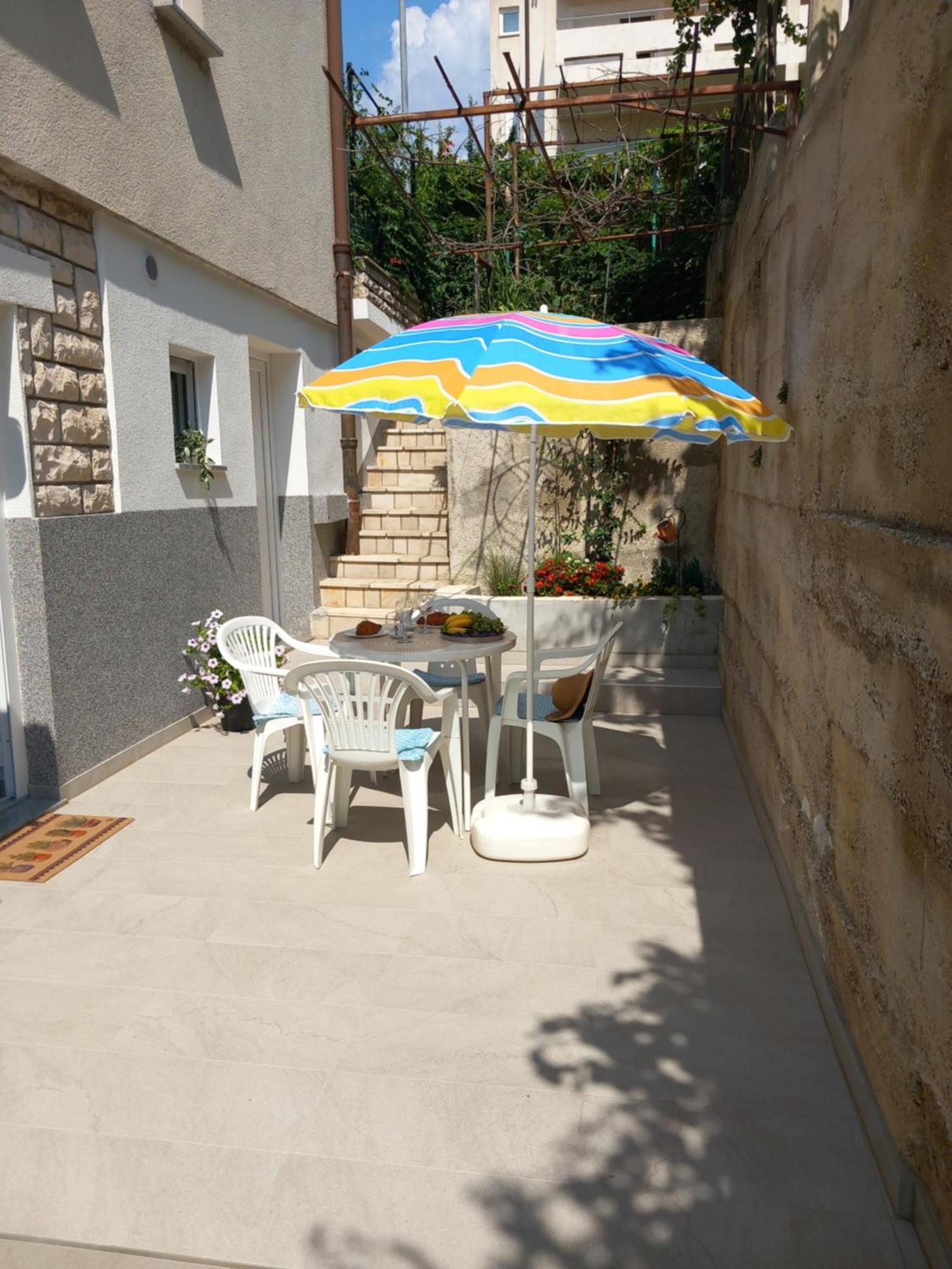 Apartments Viktorija Pula Exterior photo