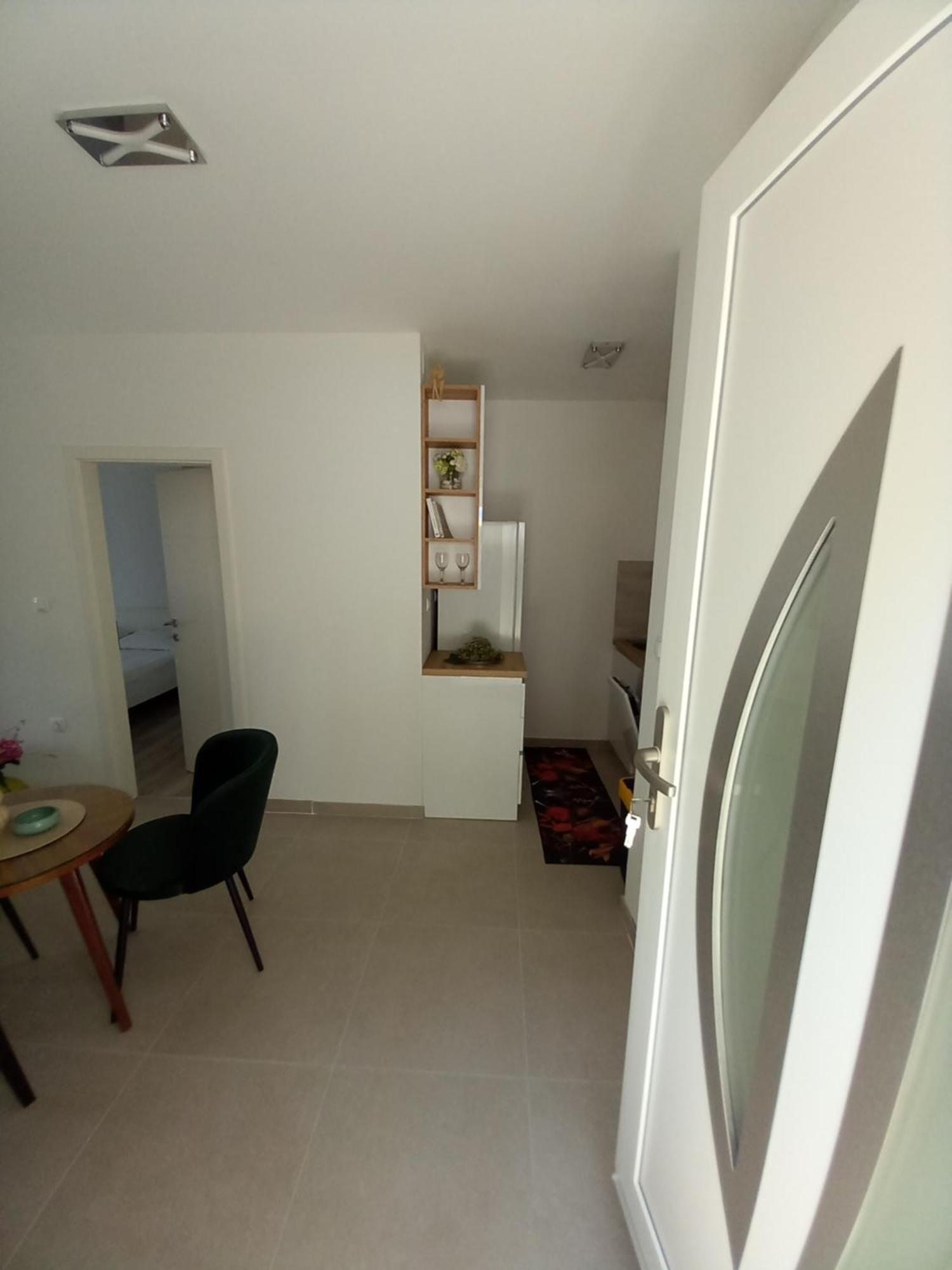 Apartments Viktorija Pula Exterior photo
